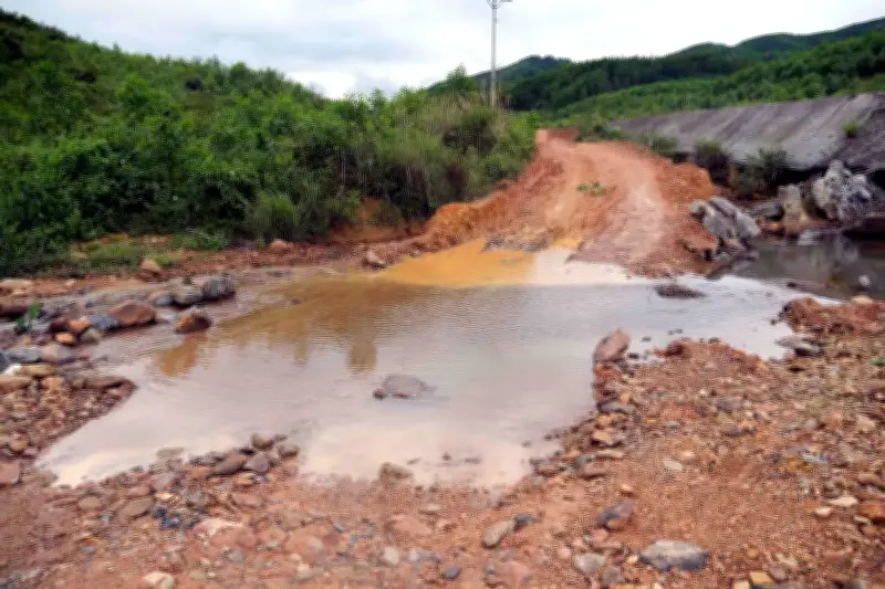 Quảng Trị cần sớm sửa chữa tuyến đường độc đạo bị sạt lở gây chia cắt