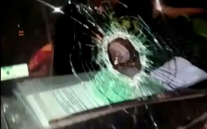 Quảng Trị: Hàng loạt xe tải, container bị ném đá vỡ kính trên cao tốc Bắc - Nam