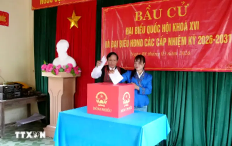 Quảng Trị: Ngày hội bầu cử sớm rộn ràng tại xã miền núi biên giới Trường Sơn