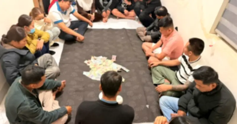 Quảng Trị Triệt Phá Sới Bạc Xóc Đĩa, Bắt Giữ 17 Đối Tượng Với Hơn 210 Triệu Đồng