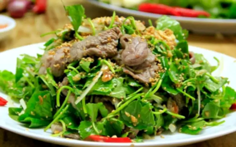 Rau mát bổ nhưng thành gánh nặng cho thận, người suy thận cần ăn đúng cách