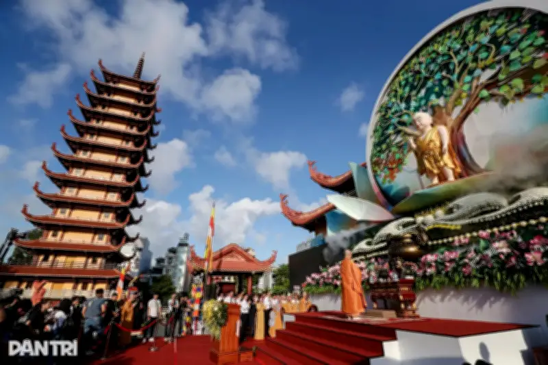 Rằm Tháng Giêng tại TP.HCM: Điểm đến cầu an, vạn cánh đầu năm 2024
