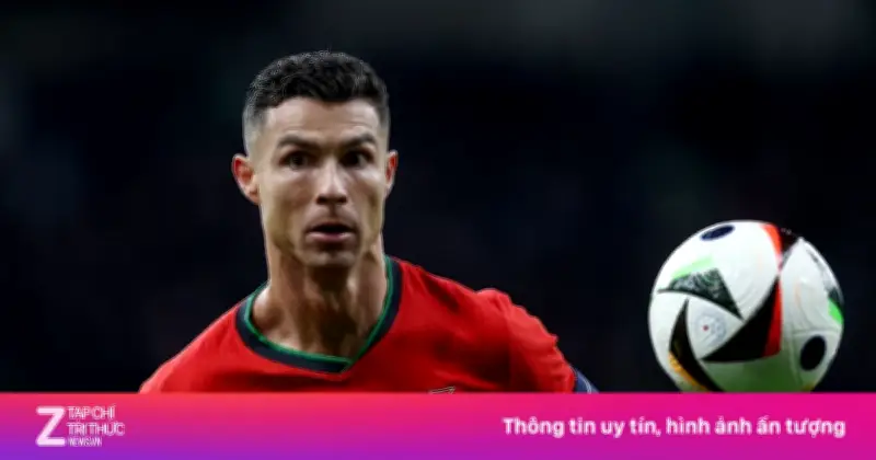 Ronaldo vắng mặt tuyển Bồ Đào Nha vì chấn thương, HLV Martinez trấn an người hâm mộ