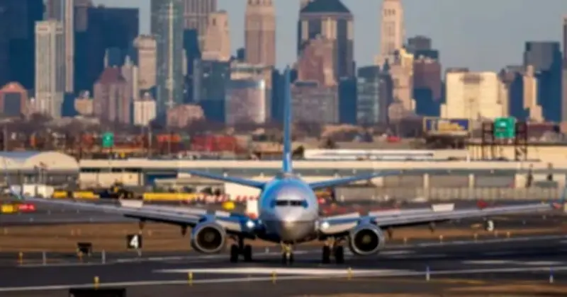 Sự cố suýt va chạm máy bay tại Newark: Alaska Airlines và FedEx chỉ cách nhau 91m