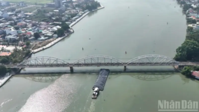 Sà Lan Đâm Cầu Ghềnh: Khẩn Trương Khảo Sát, Gia Cố Để Sớm Khôi Phục Giao Thông