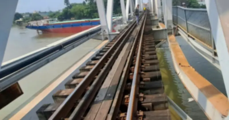 Sà Lan Va Cầu Ghềnh, Đường Sắt Tạm Ngừng Tàu Và Chuyển Tải Hành Khách