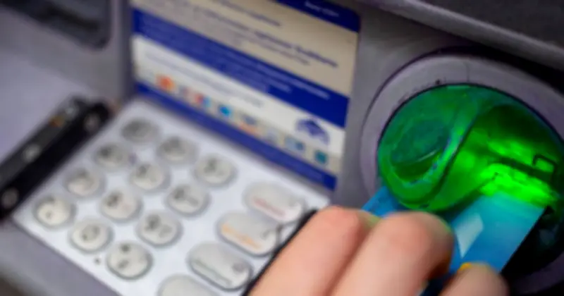 Sự thật bất ngờ về tiếng 'xoành xoạch' của máy ATM: Không phải đếm tiền như nhiều người lầm tưởng