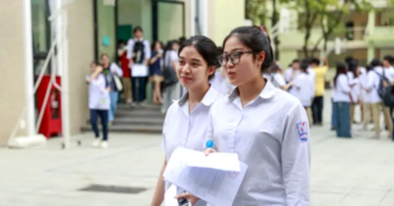 Sự thật tin đồn 27 điểm vẫn trượt đại học nếu toàn văn dưới 9