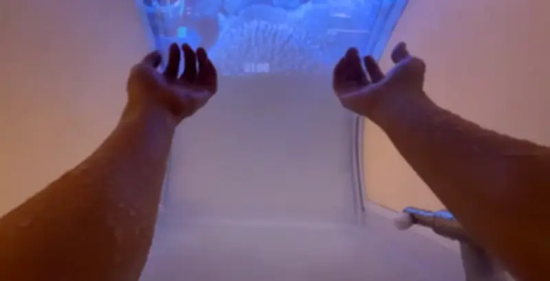 Sự thật về máy tắm người trong khách sạn Nhật Bản: Công nghệ có thật hay chỉ là tin đồn?