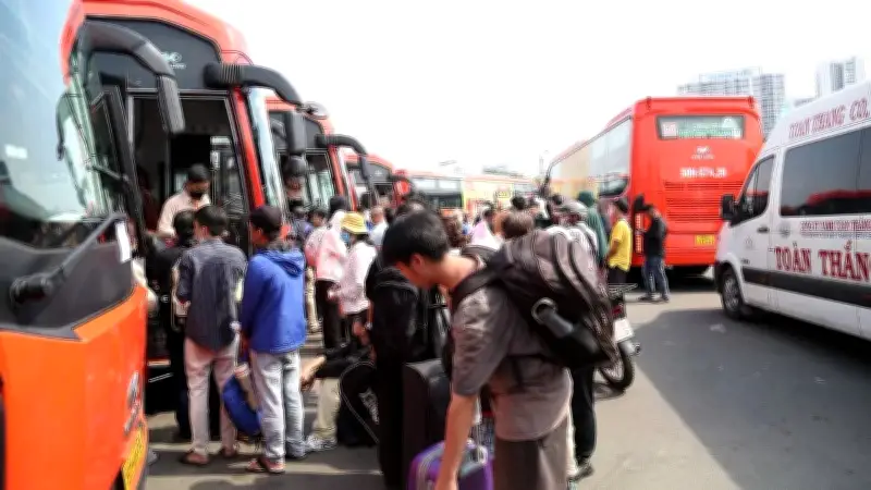 Sở Xây dựng TP.HCM giám sát giá vé xe khách tăng mạnh do giá nhiên liệu leo thang