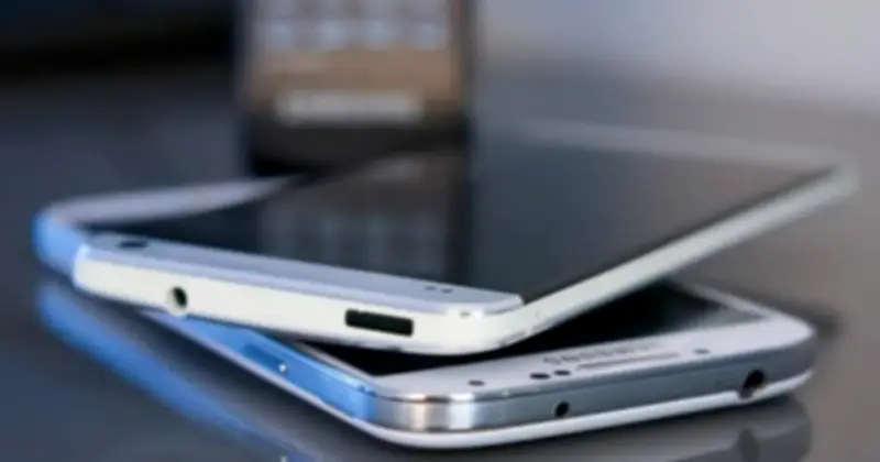 Samsung Loại Bỏ Bộ Phát Hồng Ngoại: Người Dùng Tiếc Nuối Tính Năng Điều Khiển Từ Xa