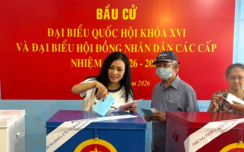 Sao Việt Đồng Loạt Khoe Ảnh Đi Bầu Cử, Lan Tỏa Tinh Thần Ngày Hội Non Sông
