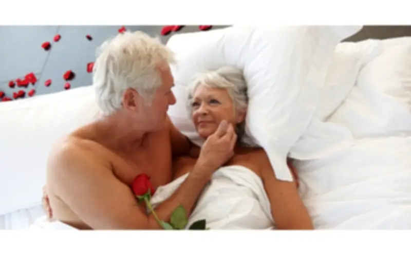 Sau 40 tuổi, chuyện ấy mặn nồng hay không? Không chỉ nằm trong phòng ngủ