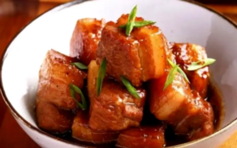 Sau tuổi 40: Cần giảm 3 món quen thuộc trong bữa ăn để phòng ngừa mỡ máu tăng