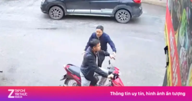 Sốc: Kẻ lạ mặt thản nhiên lấy xe máy trước cửa phòng trọ khi chủ vắng nhà