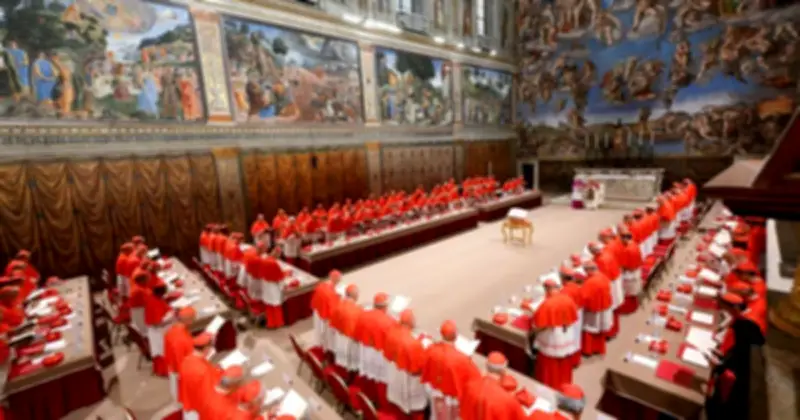 Sách Vatican tiết lộ vụ vi phạm an ninh 'khó tin' trong mật nghị bầu Giáo hoàng Leo XIV