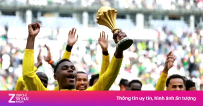 Senegal thách thức CAF, diễu hành mừng chức vô địch châu Phi dù bị tước danh hiệu