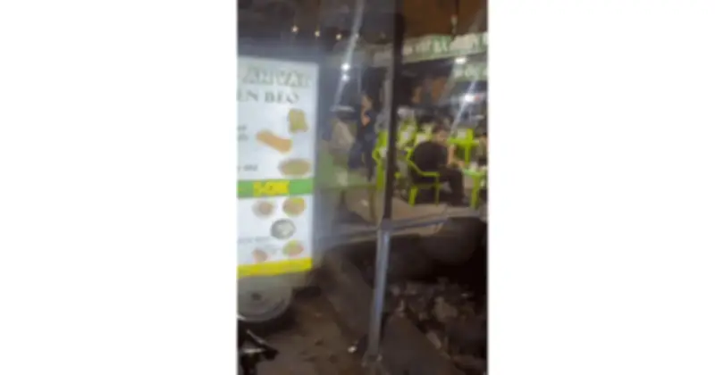 Shipper bị đánh tới tấp bằng ghế nhựa tại quán ăn ở TP.HCM, công an vào cuộc