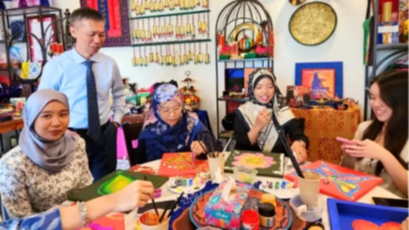 Sinh Viên Brunei Sáng Tạo Kết Hợp Văn Hóa Việt Nam Trong Sự Kiện Tết