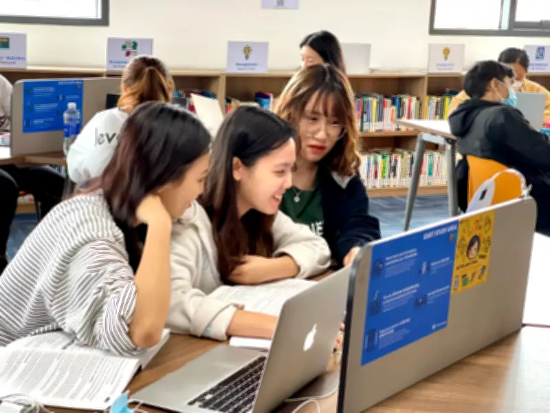 Sinh viên Hà Nội chuyển sang thư viện, cắt giảm chi tiêu trước áp lực giá cả