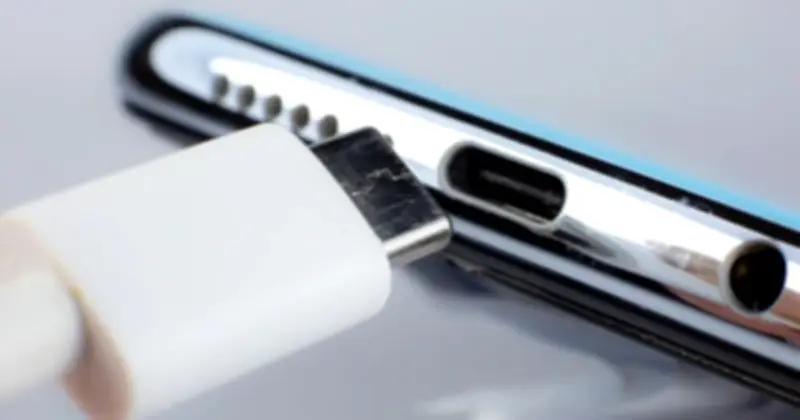 Smartphone Android không sạc pin? Đừng vội đi sửa, hãy kiểm tra 3 nguyên nhân này