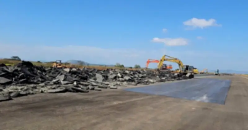 Sân Bay Liên Khương Hóa Đại Công Trường: Hàng Chục Xe Cơ Giới Khẩn Trương Sửa Chữa Đường Băng