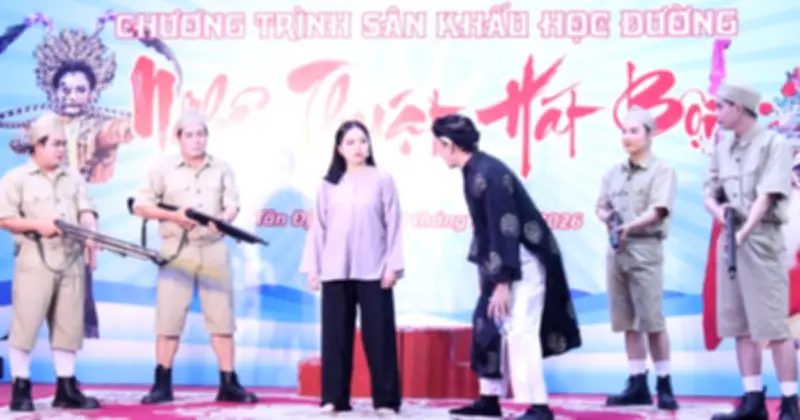 Sân khấu học đường đưa hát bội đến gần học sinh tiểu học tại TP.HCM