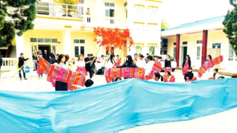 Sơn La lập Quỹ phòng thủ dân sự, Điện Biên mở rộng diện tích cà phê - mắc ca