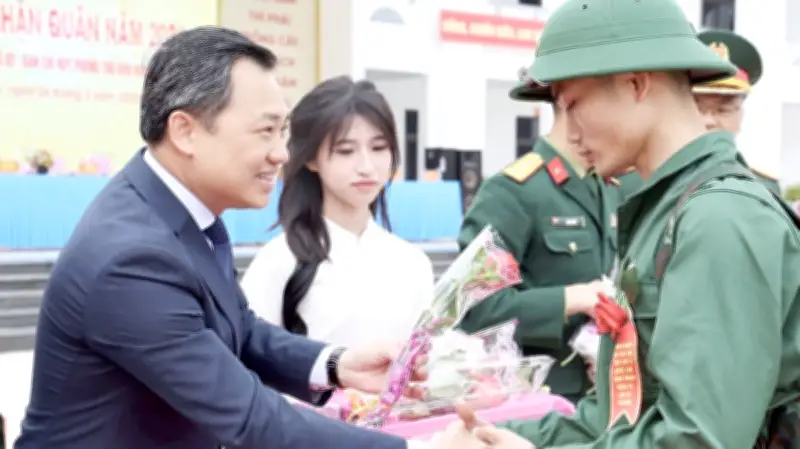 Sơn La tổ chức ngày hội tòng quân với mô hình mới và lần đầu có nữ tân binh Công an