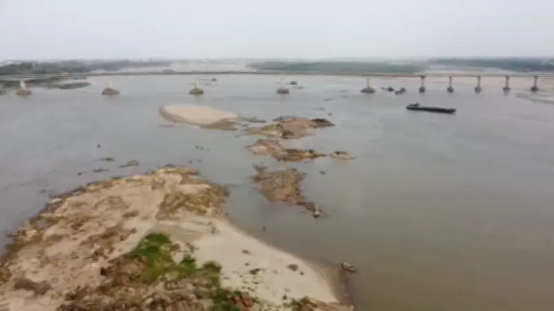 Sông Hồng Trở Dậy, Giao Thông Đường Thủy Gặp Nhiều Khó Khăn