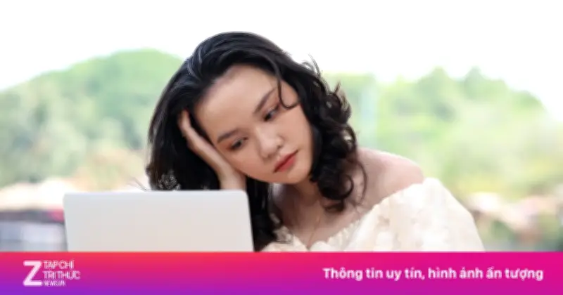 Sáng Vest Công Sở, Tối Lái Xe Ôm Vì Cạn Tiền Sau Tết Ở TP.HCM