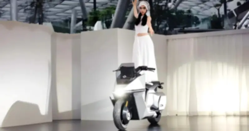 Startup Singapore Gây Sốc Với Xe Máy Điện Tự Cân Bằng Đầu Tiên Trên Thế Giới