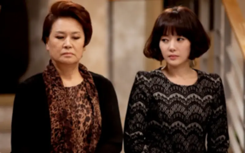 Sáu tháng sống chung với mẹ chồng: Người vợ trẻ bày tỏ nỗi cô đơn tột cùng