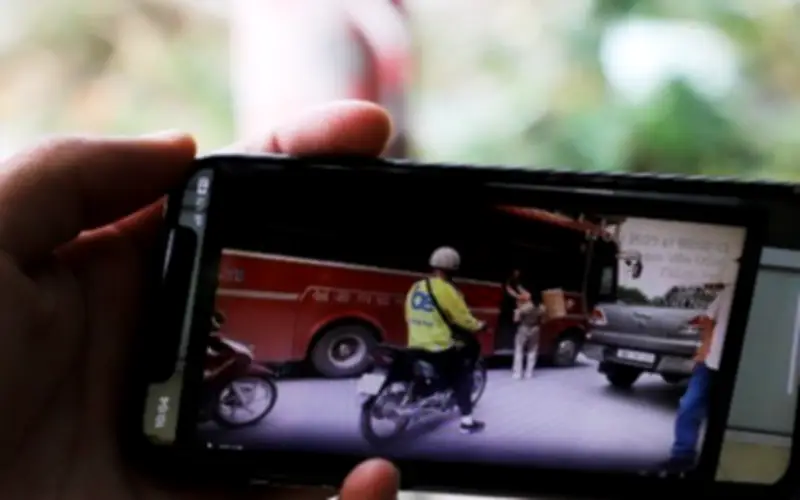 Từ 1/4, người dân có thể tố cáo vi phạm giao thông qua ứng dụng VNeID