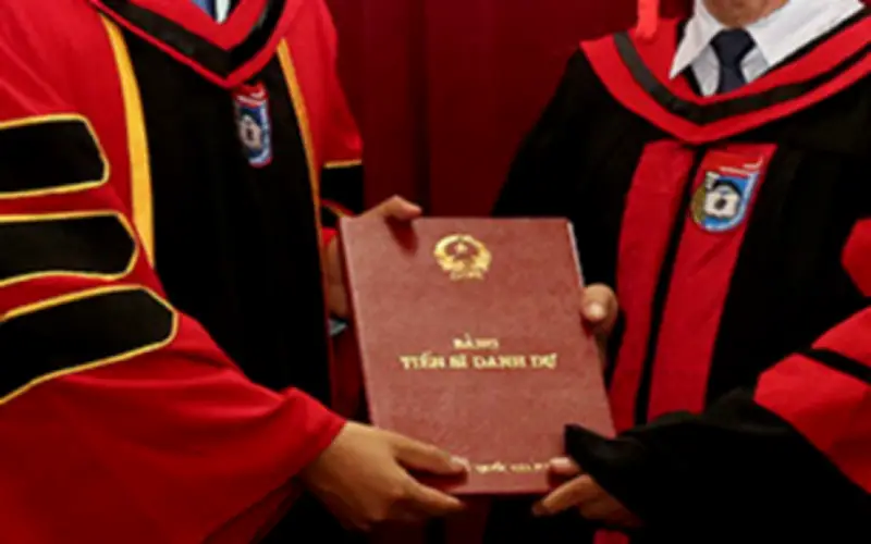 Từ 15/3, chính thức bỏ danh hiệu Tiến sĩ danh dự, Giáo sư danh dự trong giáo dục