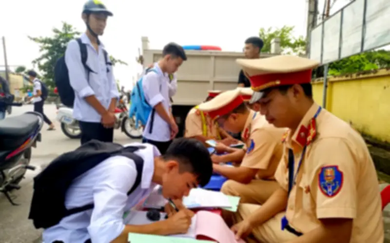 Từ 2026, học sinh không được lái xe máy dưới 50cc nếu chưa có giấy phép lái xe