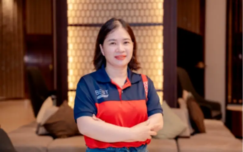 Từ Bỏ 10 Năm Ngân Hàng, Nữ Chủ Bưu Cục BEST Express Gặt Hái Thành Công