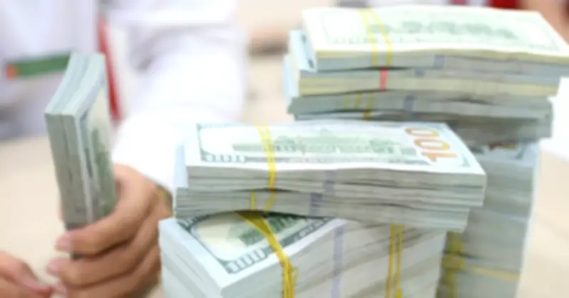 Tỷ giá USD tăng mạnh, đồng loạt ngân hàng điều chỉnh giá mua bán