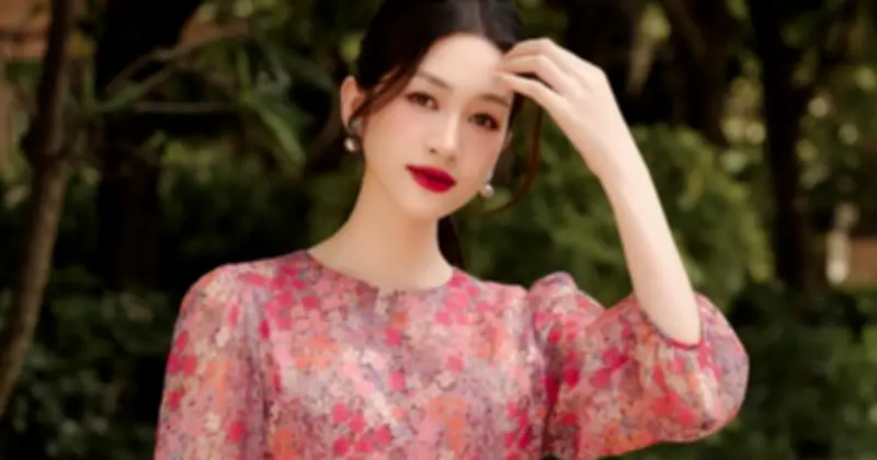 Tủ đồ mùa xuân 2026 rực rỡ với váy đa chất liệu: Từ voan mềm mại đến lụa quyến rũ