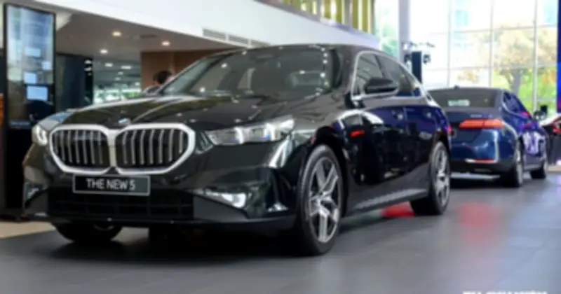 Ô tô màu đen: Xu hướng toàn cầu và 5 mẹo bảo quản sơn bền đẹp