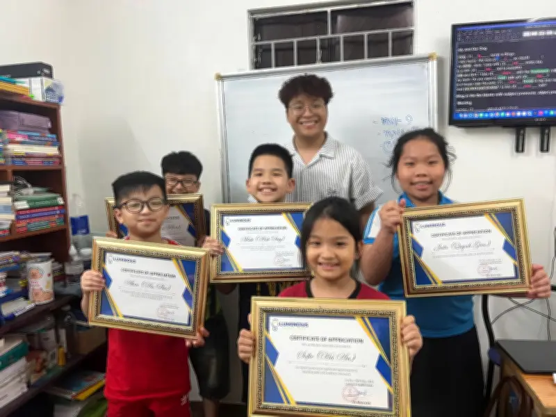 Từ ngã rẽ trượt nguyện vọng 1 đến thầy giáo tiếng Anh truyền cảm hứng cho hàng trăm học sinh