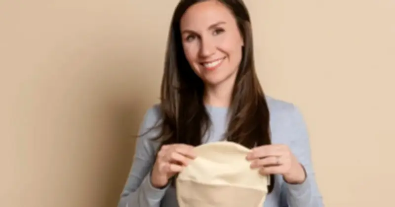 Từ ý tưởng che mắt cho con, bà mẹ Julia Holden xây dựng doanh nghiệp triệu đô với Sleepy Hat