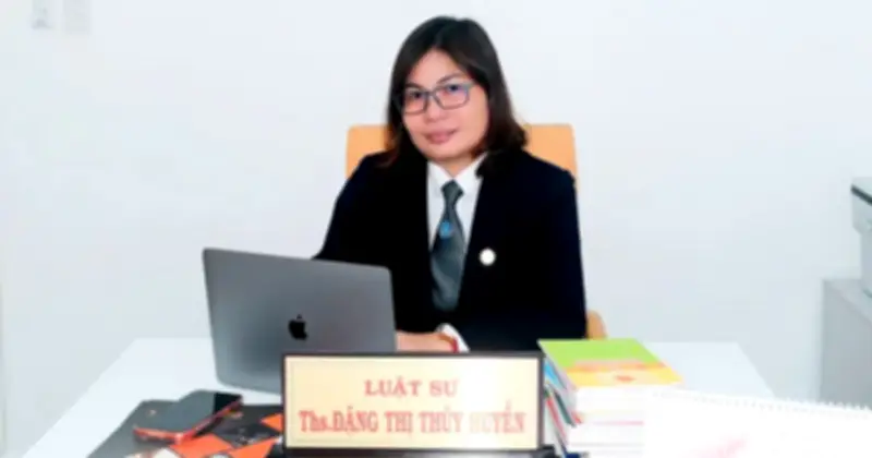 Tư Vấn Pháp Luật: Hối Lộ Xin Việc - Người Đưa Tiền Có Thể Bị Truy Cứu Hình Sự