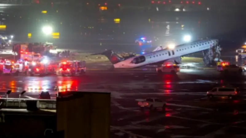 Tai nạn máy bay tại New York: Hai phi công thiệt mạng, 41 người bị thương