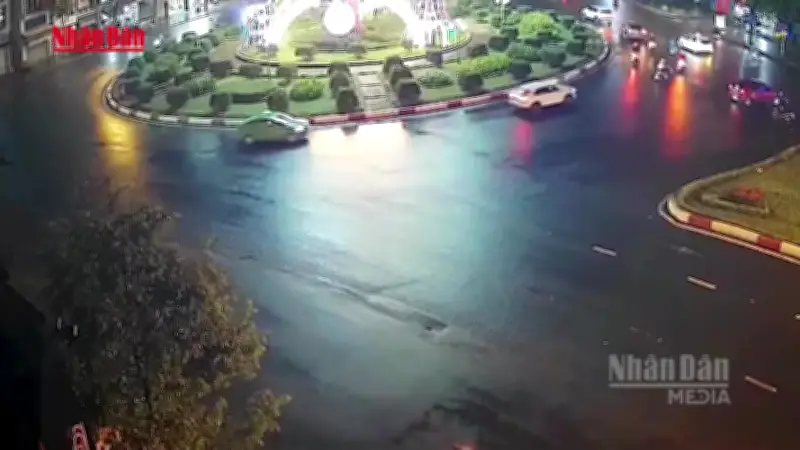 Tai nạn thảm khốc: Xe container cuốn xe máy, hai phụ nữ tử vong tại chỗ