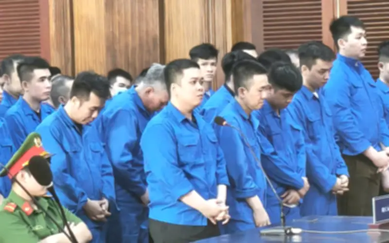 TAND TP.HCM xét xử 34 bị cáo trong vụ án mua bán vũ khí, tiền giả quy mô lớn