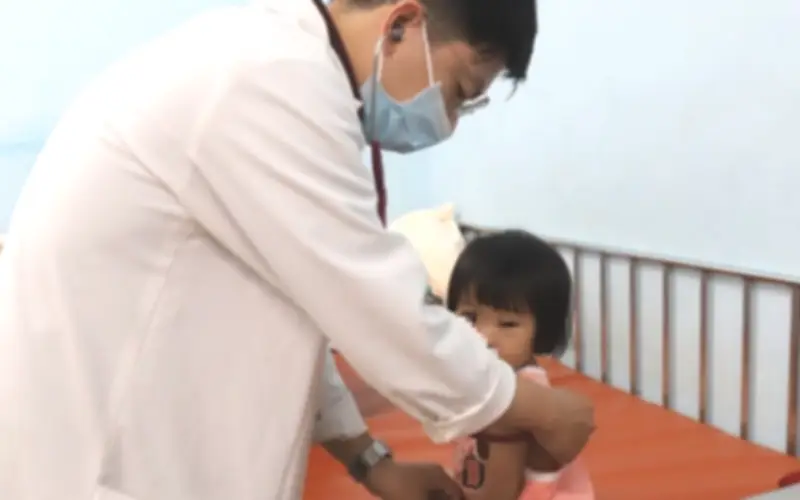 Tay chân miệng vượt ngưỡng cảnh báo, TP.HCM tăng cường phòng dịch