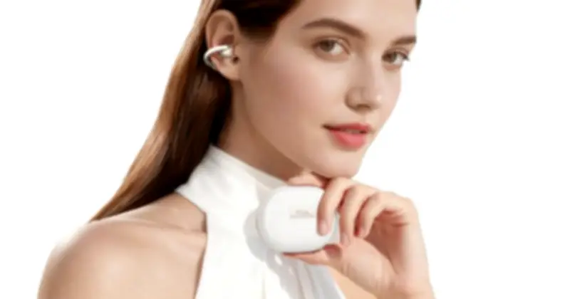 TCL ra mắt tai nghe CrystalClip: Thiết kế mở siêu nhẹ, pin 36 giờ và phiên bản pha lê Swarovski