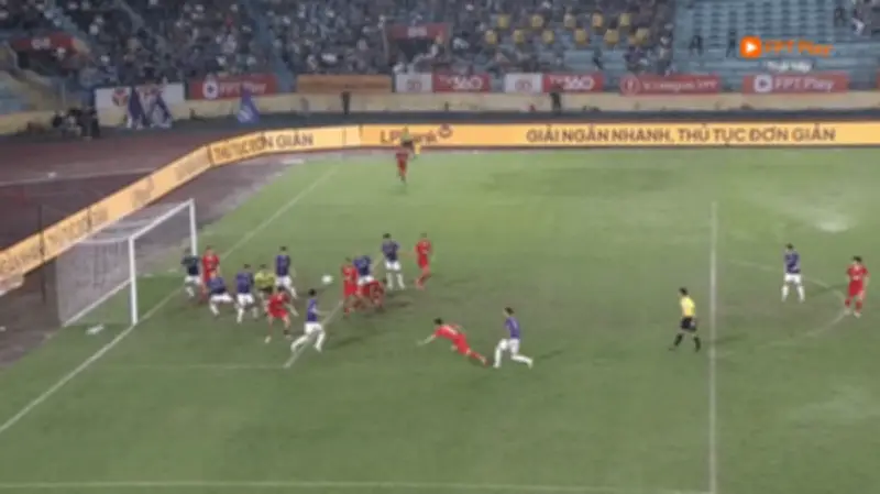 Thể Công Viettel tạo sóng gió, Hà Nội FC đối mặt thử thách tại V.League