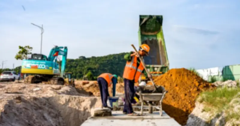 Thủ tướng chỉ đạo khẩn cấp đẩy nhanh tiến độ các dự án hạ tầng trọng điểm